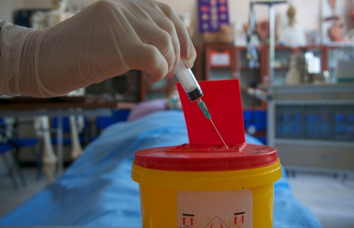 needlestick prevention sharps container disposal